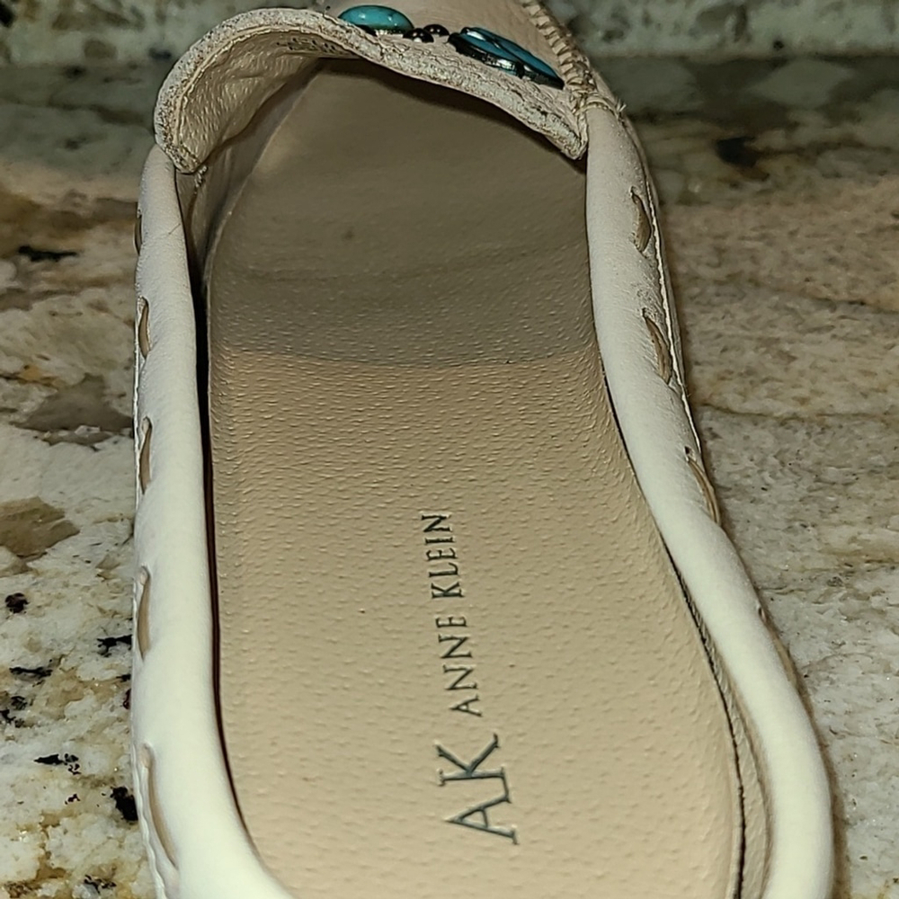 ANNE Klein Cultures white leather turquoise decor Moccasins. sz.8M (#1074) - Picture 8 of 15
